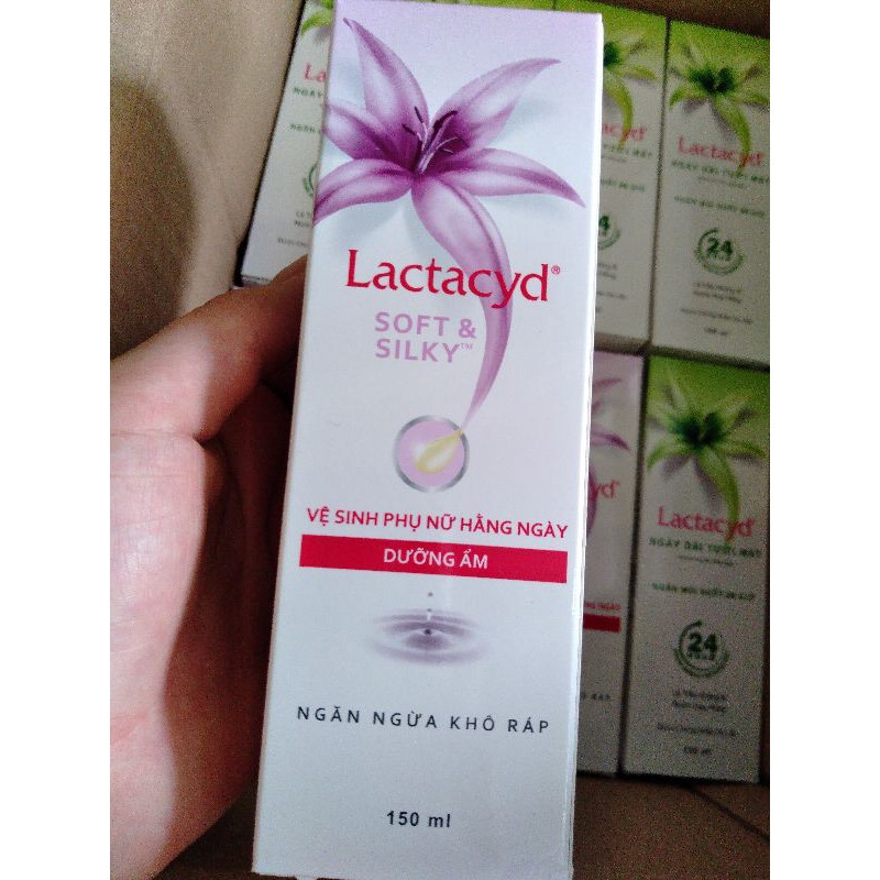 Dung dịch vệ sinh phụ nữ Lactacyd (chai 150ml)