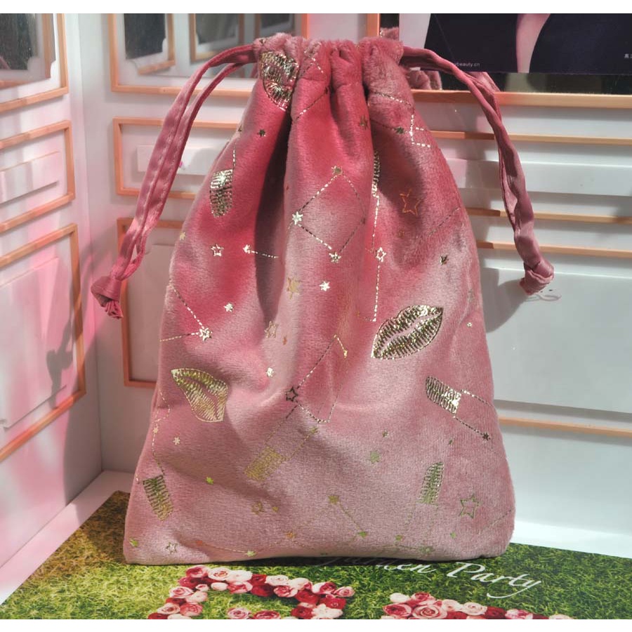 Mặt Nạ Mắt Es Lauder Màu Hồng Chất Nhung Kèm Túi Đựng Tiện Dụng