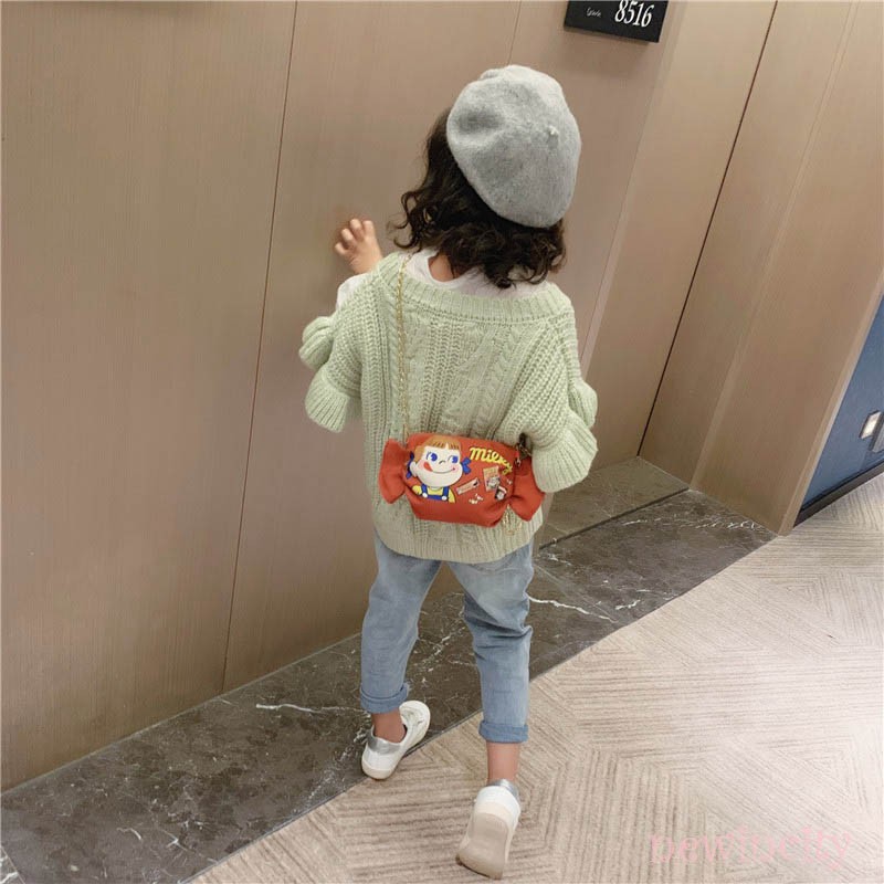 Túi đeo chéo phong cách hoạt hình năng động cho bé