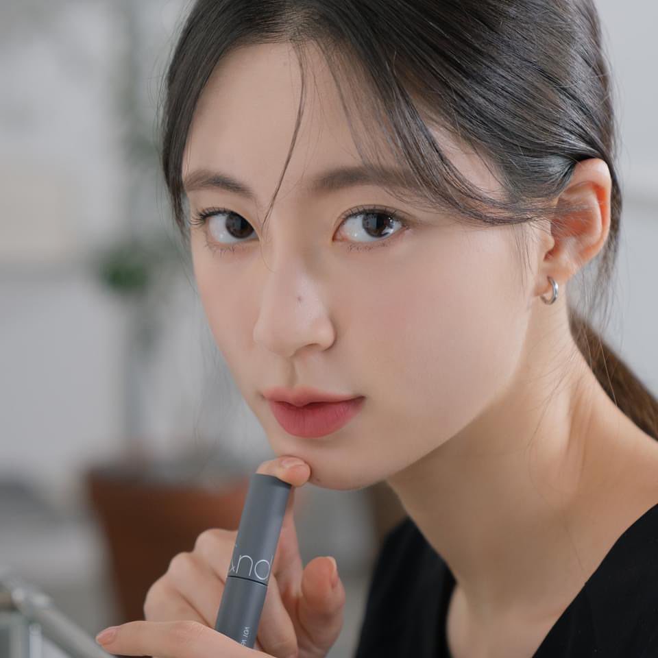 Chuốt mi siêu dài và cong mi tự nhiên, chống trôi hiệu quả Romand Han All Fix Mascara - Han All Line 7g - NiNiShop