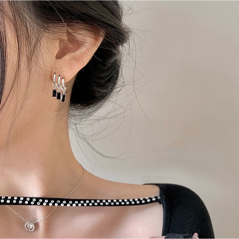 Khuyên Tai Đính Đá Zircon Đen Thời Trang Phong Cách Hip Hop 19A1623