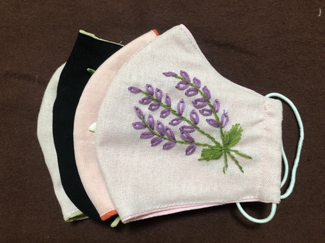 Khẩu trang thêu handmade