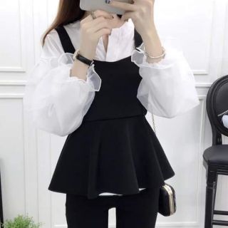 Set áo somi trắng tay bồng + áo đen 2 dây xòe