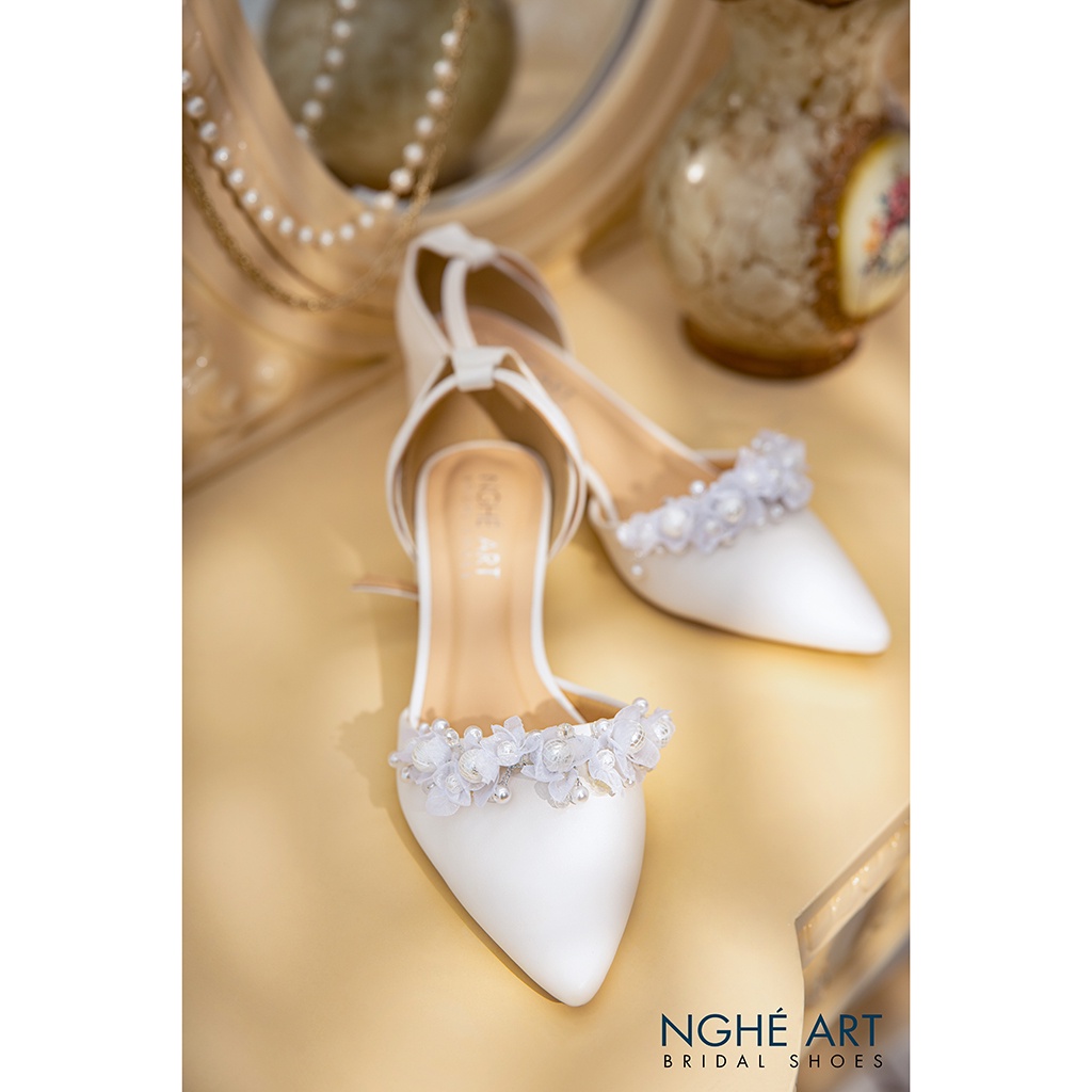 Giày cưới Nghé Art gót vuông đính hoa voan ngọc 384