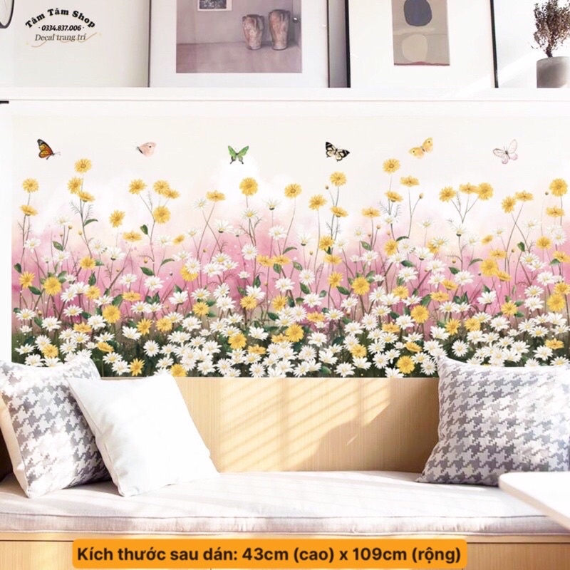 Decal dán chân tường hoa cúc sắc màu, chất liệu cao cấp chống thấm nước.