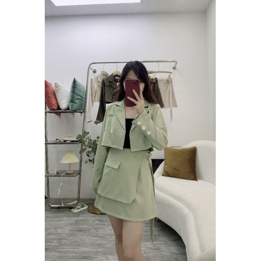 Set vest croptop dài tay mix kèm chân váy vạt đai