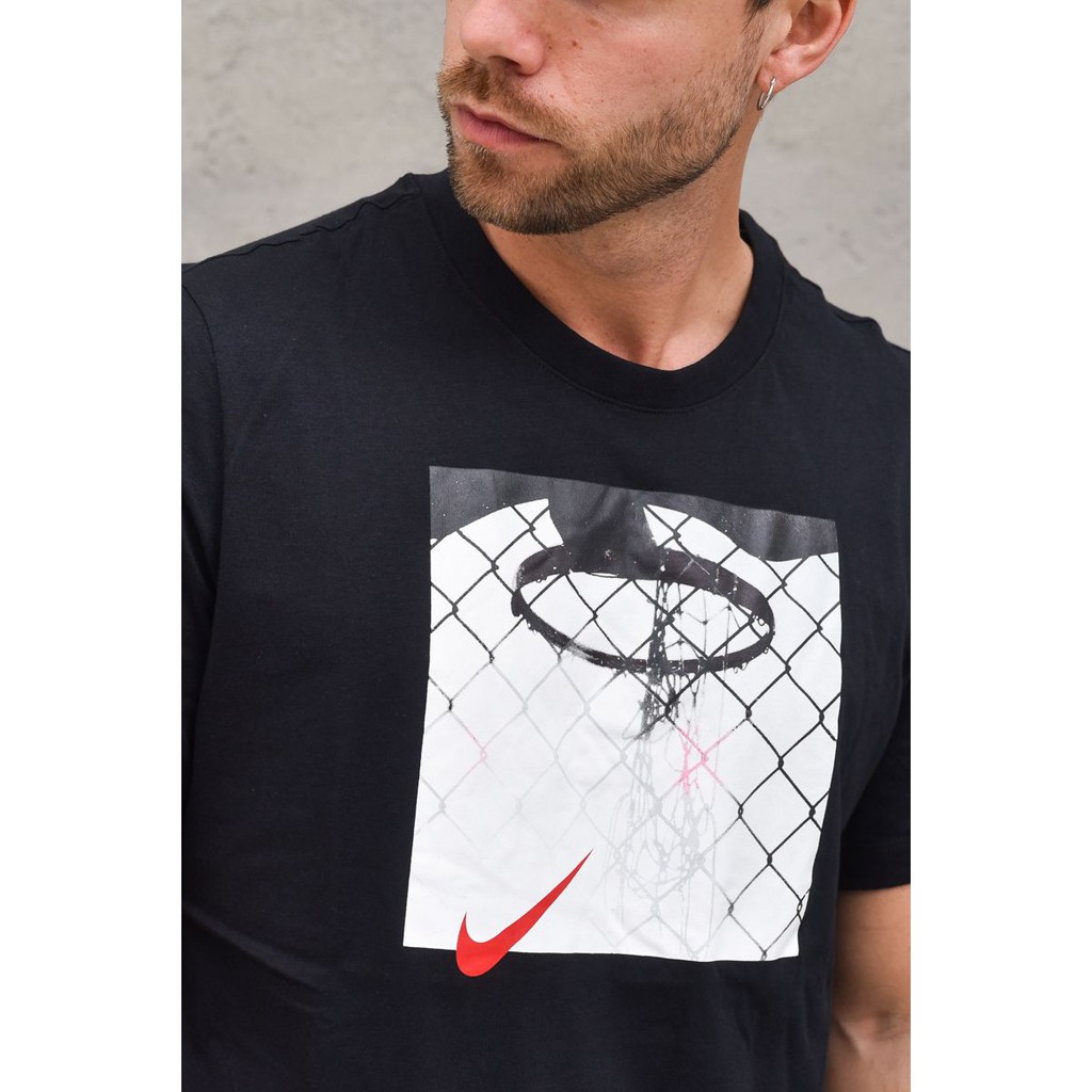 Áo Nike Photo Tee chỉ duy nhất size M âu