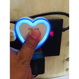 Đèn ngủ cảm ứng hình trái tim trắng - PTV
