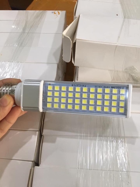 Đèn led kẹp bàn siêu sáng gồm 60 bóng