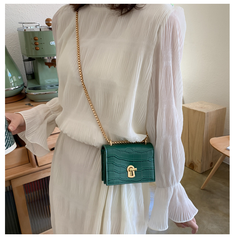 Túi đeo chéo IELGY dáng vuông họa tiết da cá sấu cá tính trẻ trung thời trang dành cho nữ