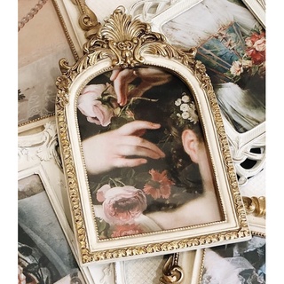 Khung tranh cổ điển vàng trắng mái vờm ✨