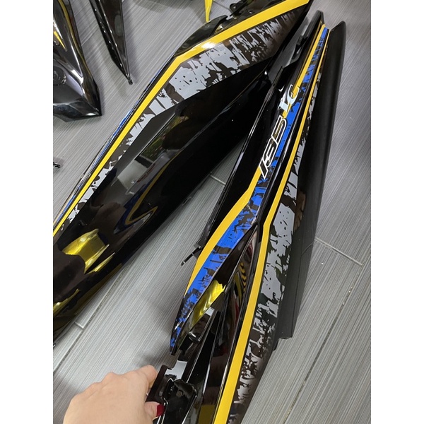 Dàn áo Ex 135 vàng đen luôn tem