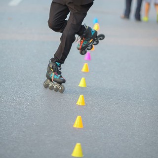 Cốc tập patin slalom