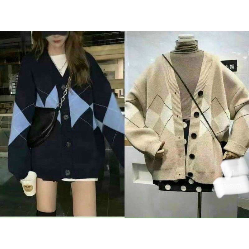 Áo cardigan trám giữa 2 màu xanh be Junnie Closet Áo choàng len họa tiết hình thoi phong cách Hàn Quốc hottrend