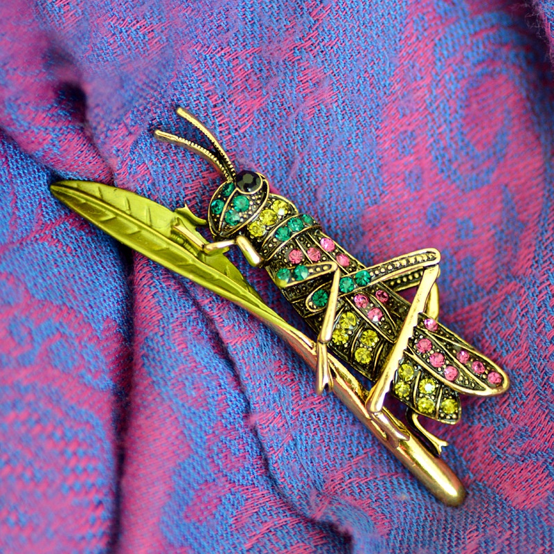 Trâm cài áo hình hoạt hình đính đá bằng hợp kim tráng men tinh tế