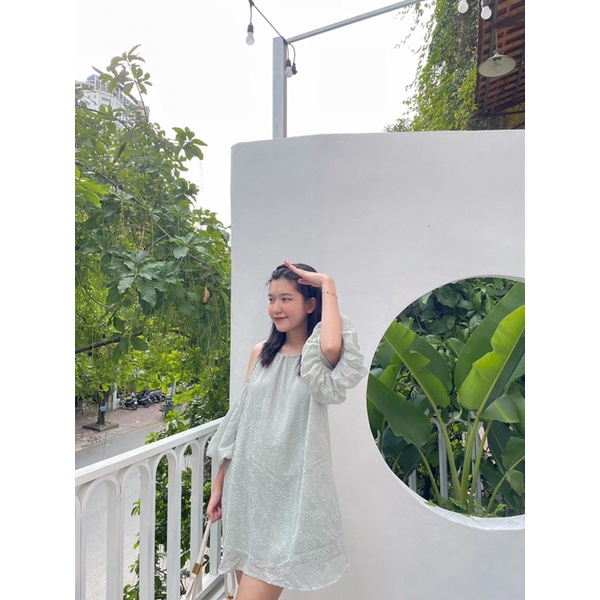 Váy yếm khoét bông