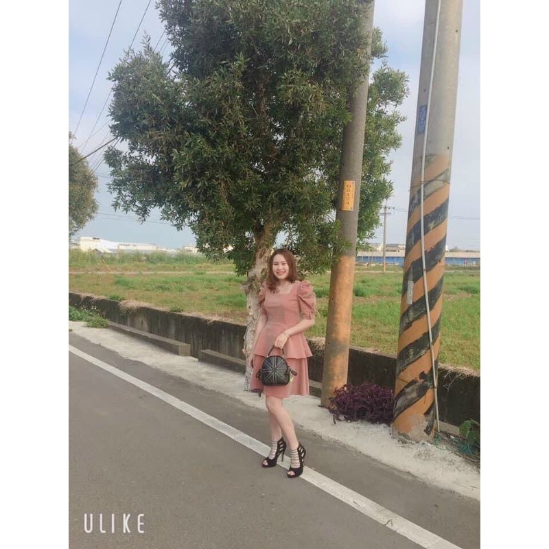 Đầm xòe tay phồng cổ thuyền thanh lịch