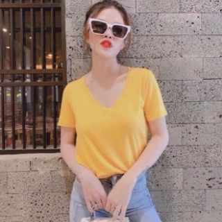 Áo phông nữ cổ tim