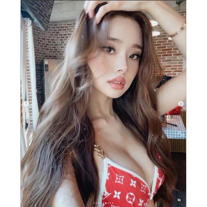 Bộ Vải Nhung Màu Gradient Thiết Kế Quyến Rũ Cho Nữ