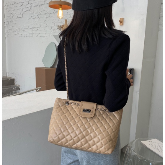 Túi Xách Đeo Vai Nữ Đẹp Cao Cấp Thời Trang Đi Làm Khóa Vặn Dây Xích Đẹp