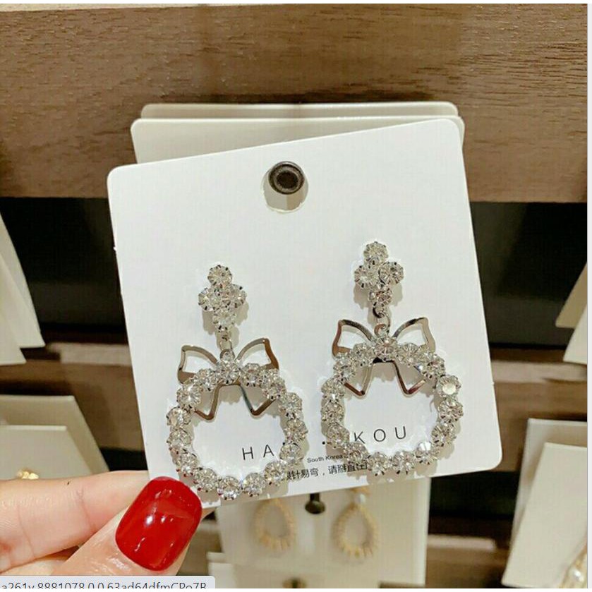 Bông tai nữ đính đá sang trọng thanh lịch
