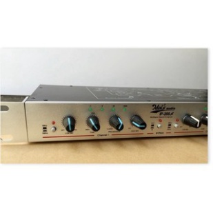 Máy Nâng Tiếng Idol IP 200S