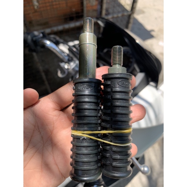 Gác Chân sau Pô Vắt Honda 67 68 69 72 CD CL Ký Hiệu HM