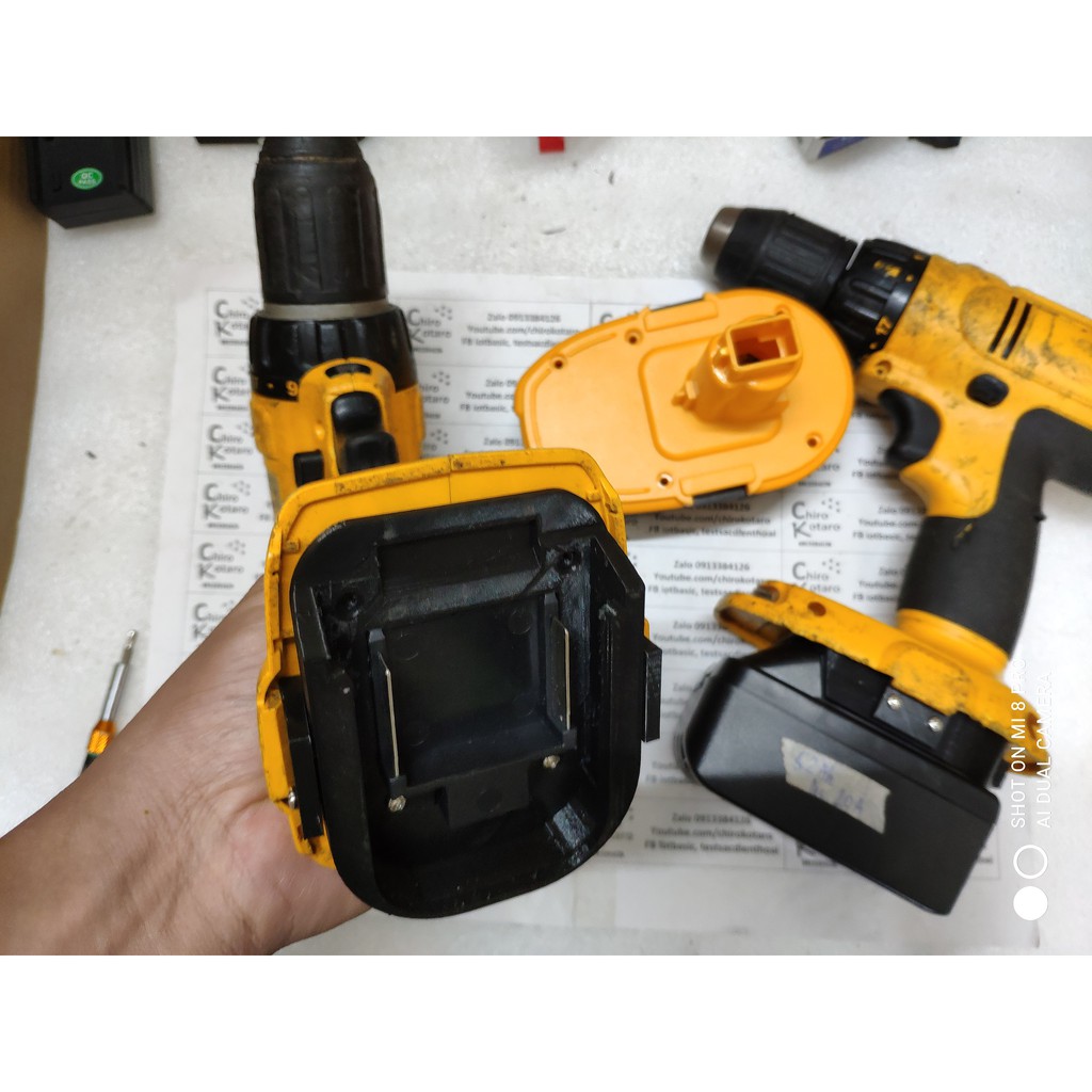 Đế chuyển chân khoan, vit Dewalt 18V NiCD/NiMH, Li-ion đầu đút sang dùng pin cài Makita