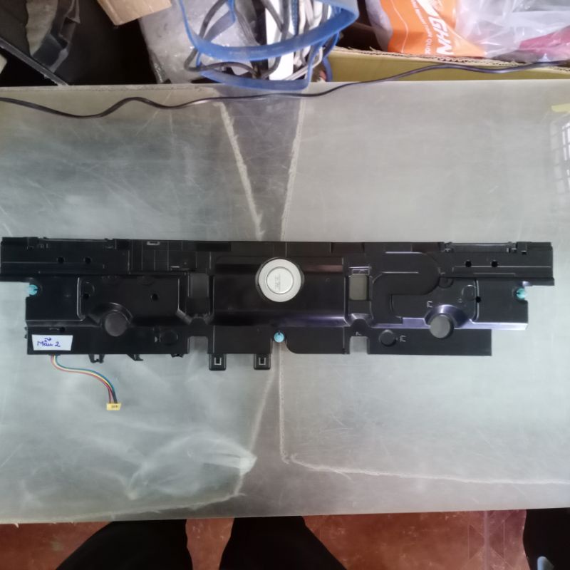 Thanh loa tháo từ tivi Samsung có kèm loa sub