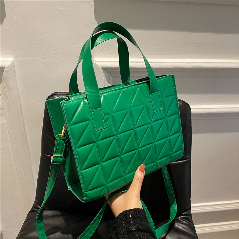 Túi đeo chéo màu trơn thời trang thu đông 2021