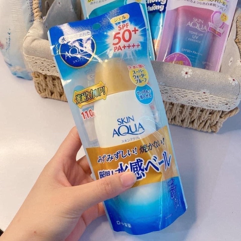 Sữa chống nắng nâng tone Skin Aqua nắp vàng Nhật Bản