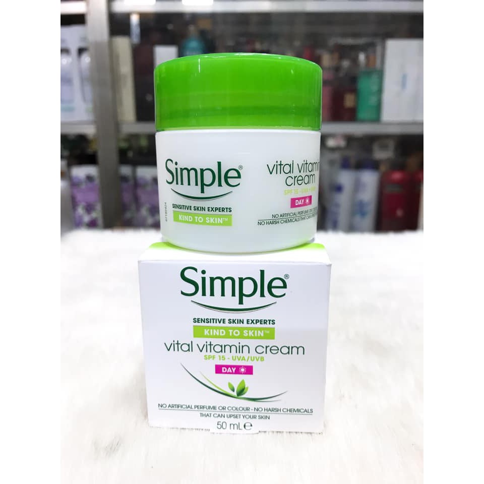 Kem dưỡng da ngày - đêm Simple Kind To Skin Vital Vitamin - DA NHẠY CẢM