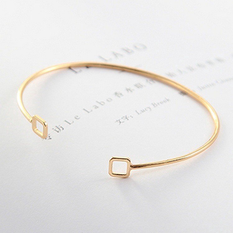 Vòng tay hợp kim mở nhỏ xinh dễ thương dành cho nữ | BigBuy360 - bigbuy360.vn