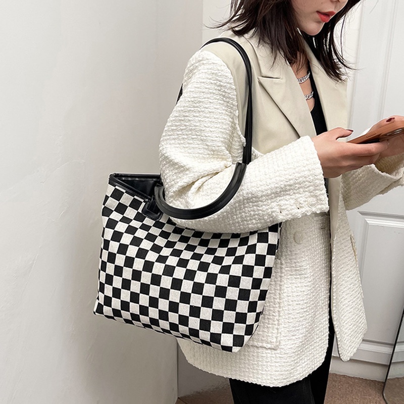 Túi xách IELGY bằng canvas sức chứa lớn họa tiết sọc caro trắng đen đơn giản dành cho nữ