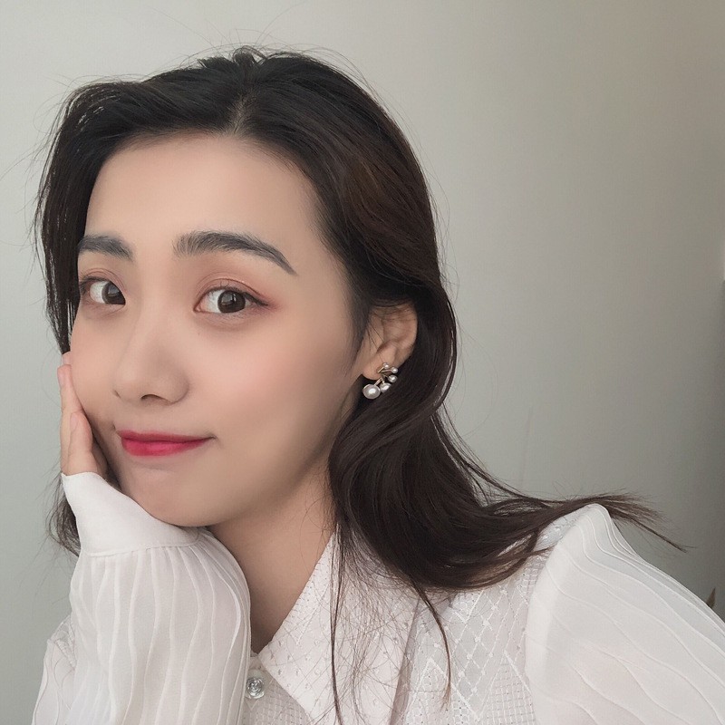 Bông tai hình ngọc trai nhân tạo tua tròn cánh hoa