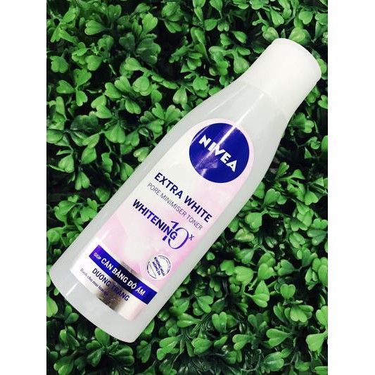 Nước hoa hồng Nivea giúp dưỡng trắng da & se khít lỗ chân lông (200ml)