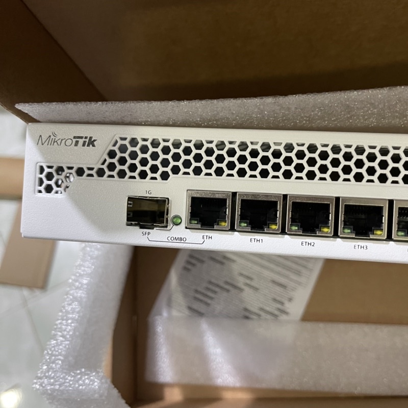 Thiết bị cân bằng tải chuyên dụng  Router Mikrotik CCR1009-7G-1C-PC