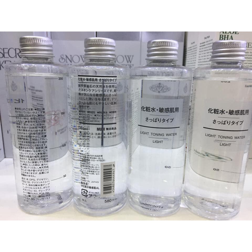 Nước hoa hồng Muji Light Toning Water Dành cho Da Dầu , Da Hỗn Hợp 200ml