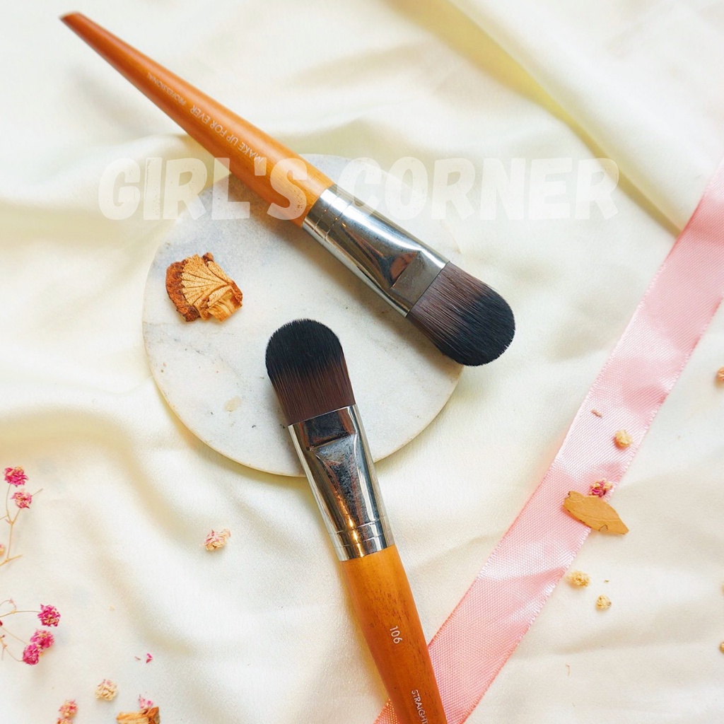 Cọ nền dẹt shape trung Make Up For Ever 106