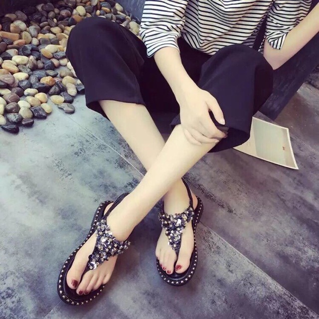 Giày sandal đính đá
