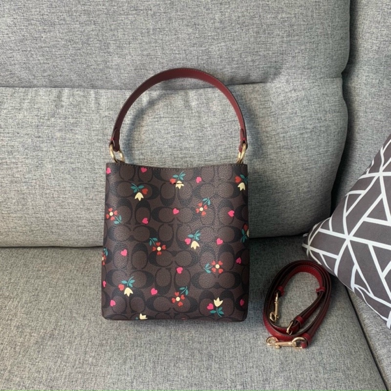 TÚI COACH TOWN BUCKET C7975