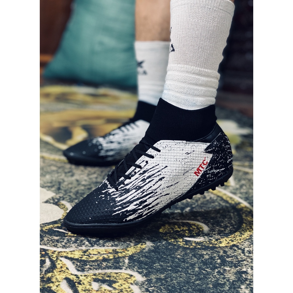 Giày Đá Bóng Cổ Cao