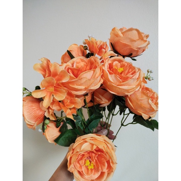 Cành hoa giả- Hoa Hồng trà giả gồm 7 bông to,4 bông nhỏ