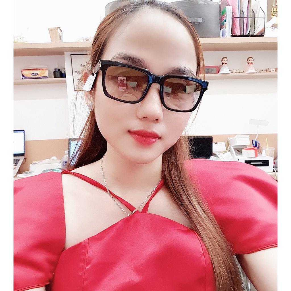 Kính mát chính hãng Police  SPLF12 700G (55-19-145) màu sắc thời trang, thiết kế dễ đeo bảo vệ mắt