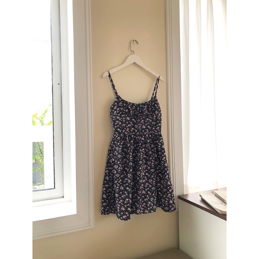 Váy 2 dây khoét lưng hoa nhí Naked by V - Queenie Dress