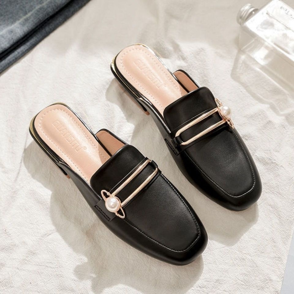 Giày sục nữ da trơn đế cao 3cm đính hạt bên cạnh