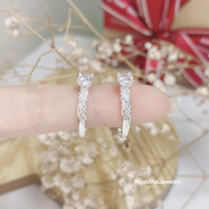 Nhẫn viền đá xoắn đá chủ 6ly sang xịn Ngọc Mai Jewelry