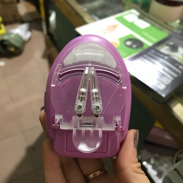 Sạc đa năng kẹp pin