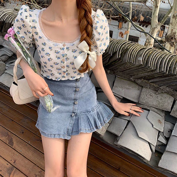 Áo Croptop Hoa Nhí Tay Bo Phong Cách Trẻ Trung Cá Tính