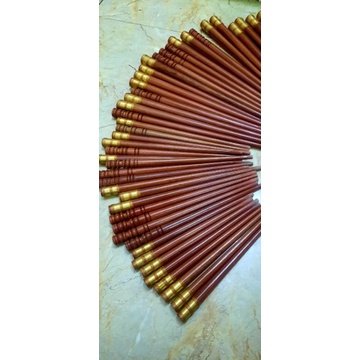 Chân cọc sáo gỗ.